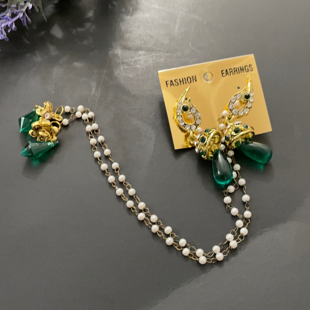 Green Jhumka with Chain support